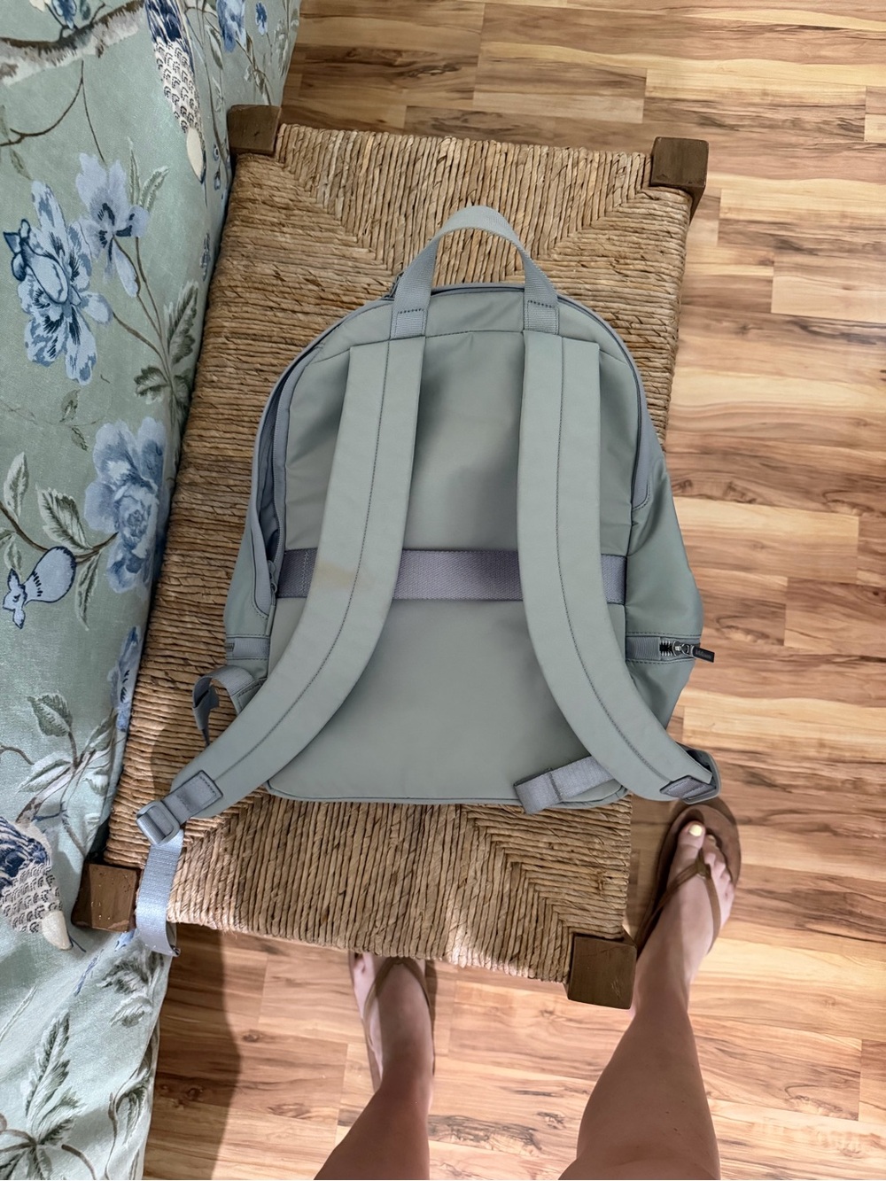 lululemon athletica Light Gray Zip-Front Everyday Backpack - Picture 2 of 2